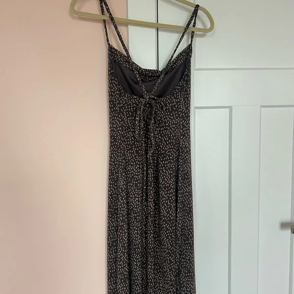 Kirious Los Angeles spaghetti strap brown/ tan dress midi length - Picture 6 of 8